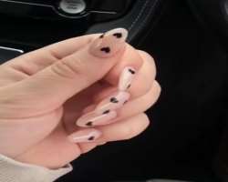 She is an admirer of nail art and often get it done.